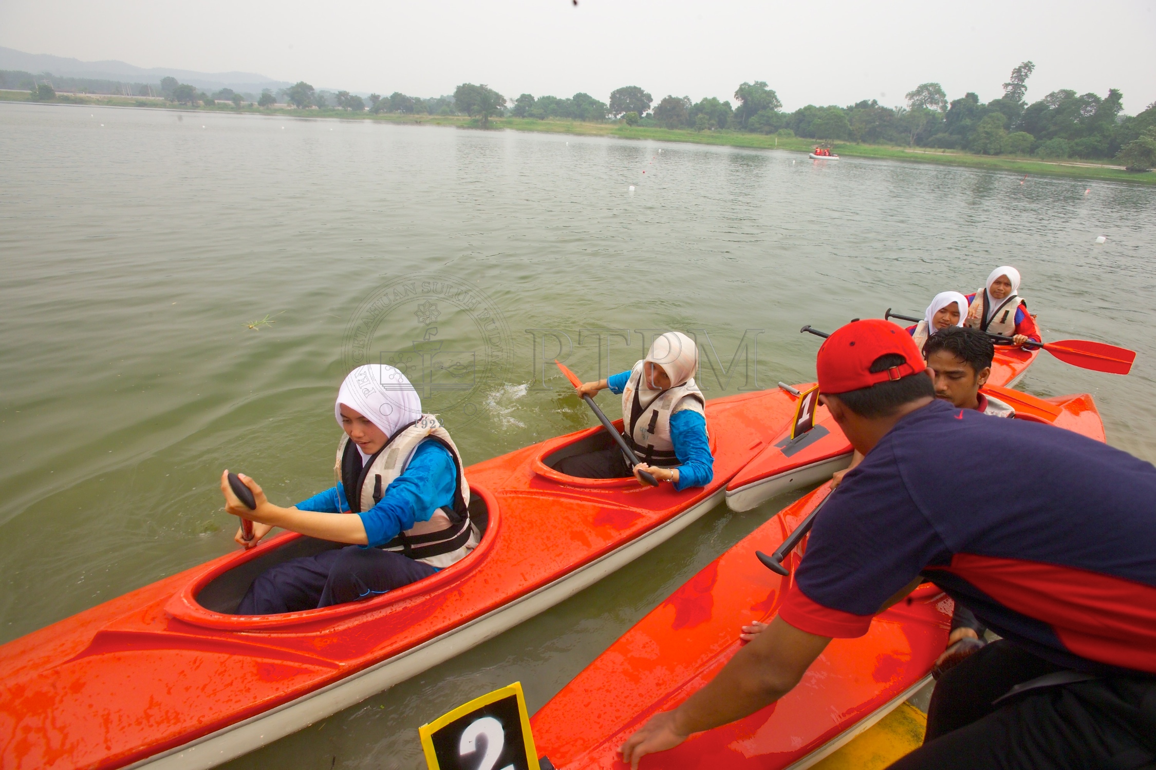 PTPM 05 13 kayak D8XZ8672